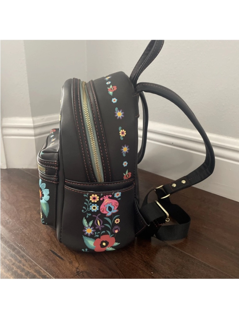 Loungefly Alice in Wonderland Black Floral Mini Backpack Disney - Picture 2 of 15